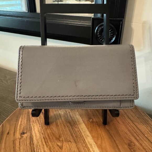 Coach White Leather Turnlock Wallet — Bi-Fold w/ Silver Turnlock - Picture 7 of 10